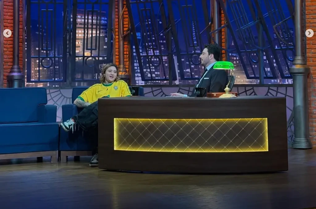 Borguinho na bancada do The Noite, no SBT